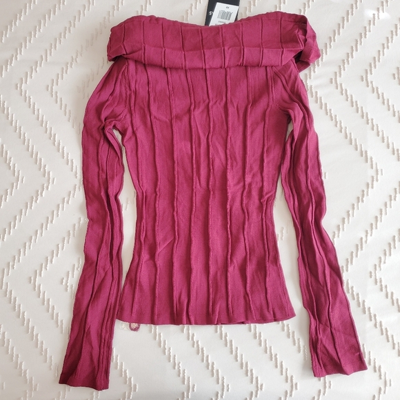 NICHOLAS Aglaia Drop Shoulder Long Sleeve Brooch Top Sangria Size XS - Picture 7 of 10